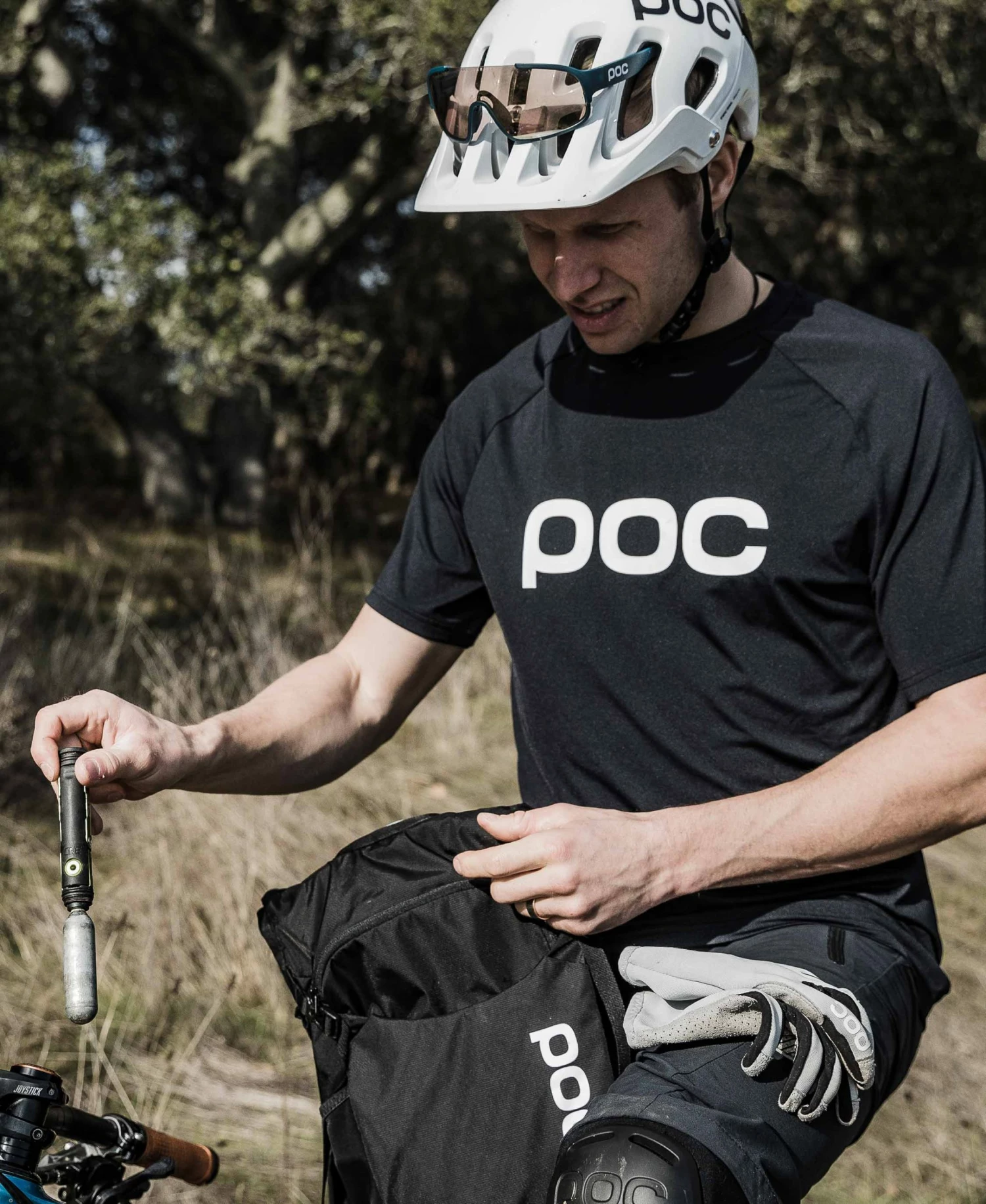 POC Resistance Enduro Glove 8 POC Resistance Enduro Glove